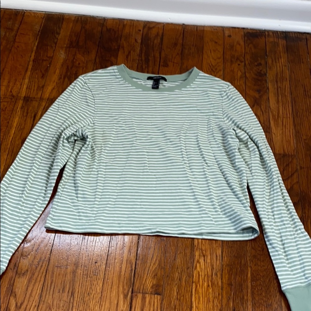 Forever 21 long sleeve crop tee